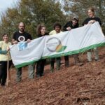 Plantación de árbores da Asociación Corripa en Pena da Nogueira para compensar a pegada de carbono xerada polas terceiras Xornadas de Ciencia na Aldea